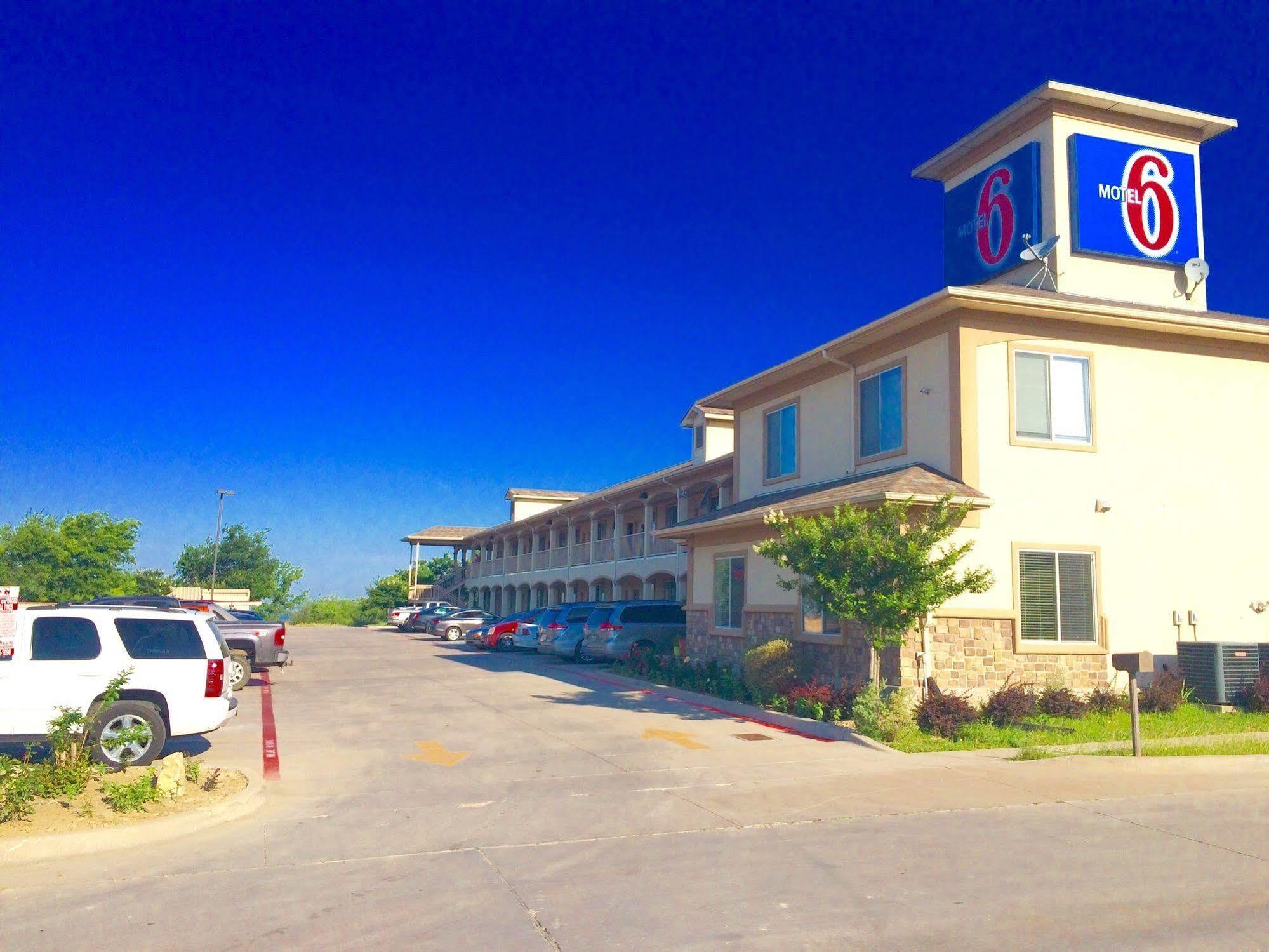 Motel 6-Rhome, Tx Экстерьер фото