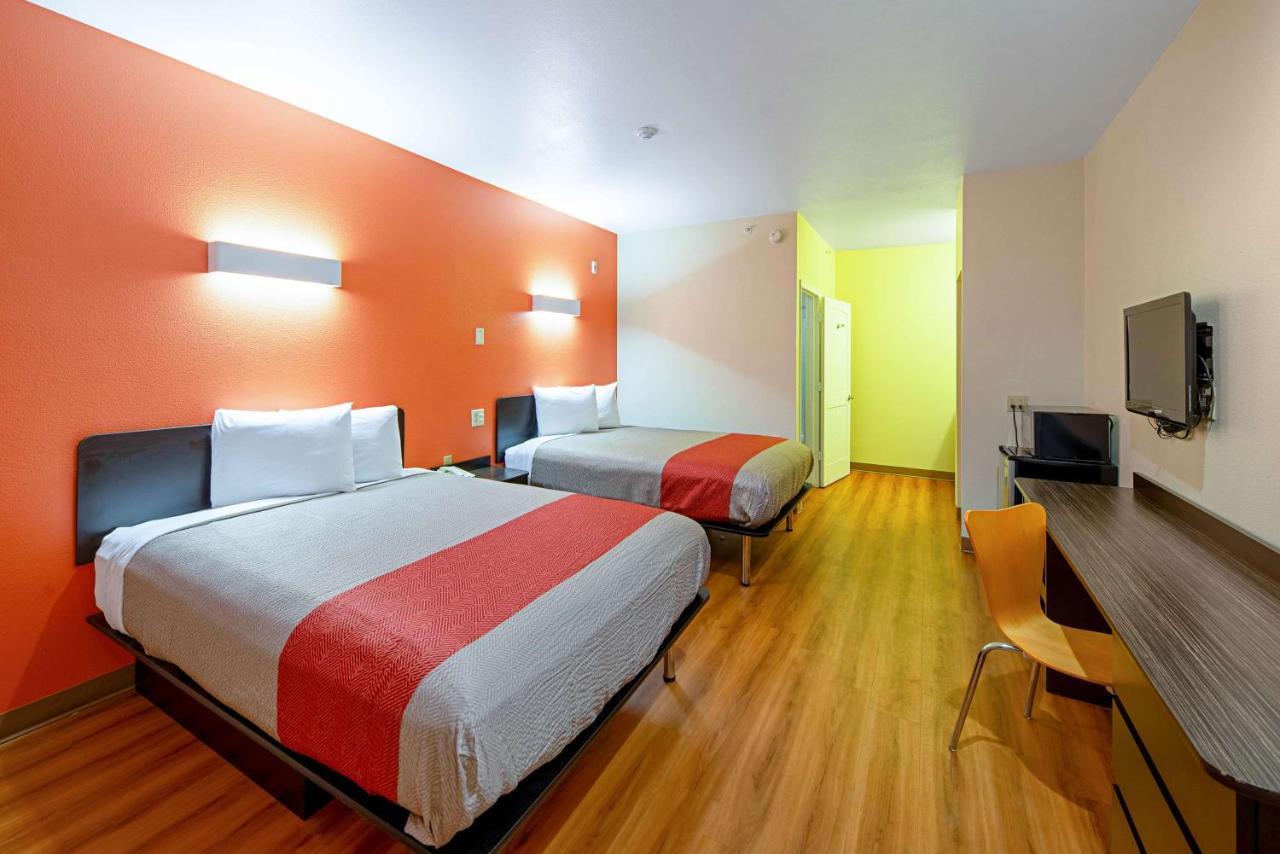 Motel 6-Rhome, Tx Экстерьер фото