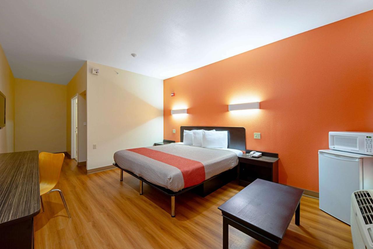 Motel 6-Rhome, Tx Экстерьер фото