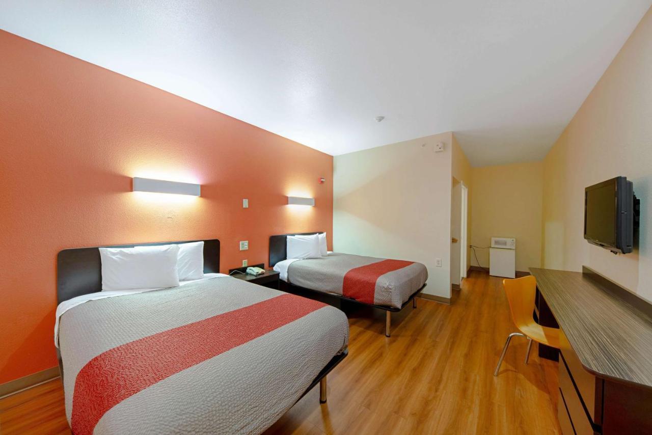 Motel 6-Rhome, Tx Экстерьер фото