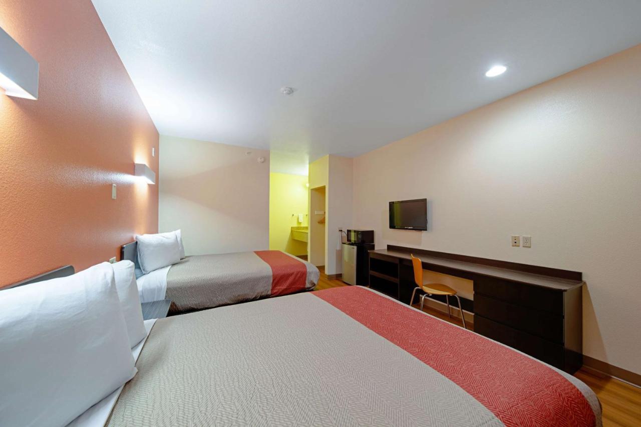 Motel 6-Rhome, Tx Экстерьер фото