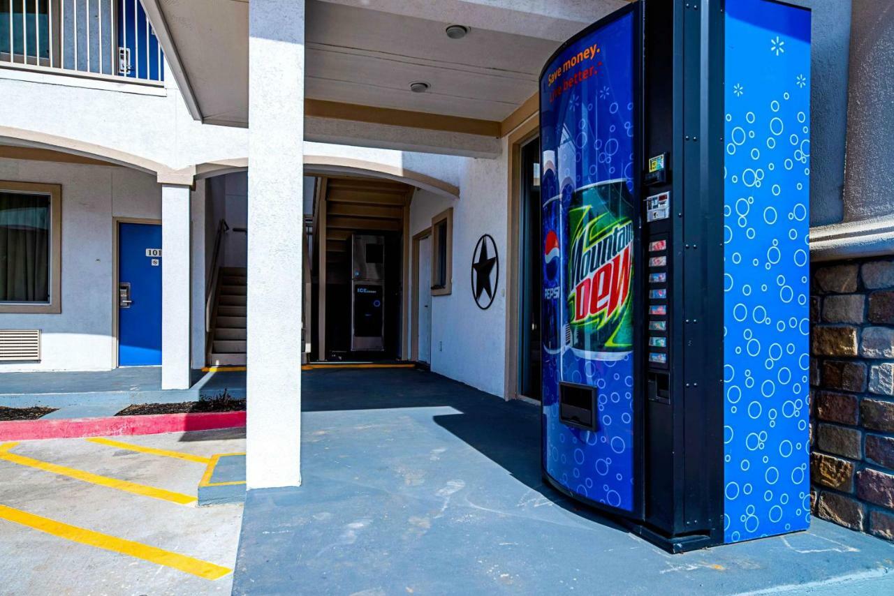 Motel 6-Rhome, Tx Экстерьер фото